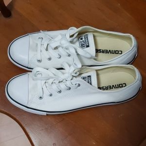 White converse chuck taylors